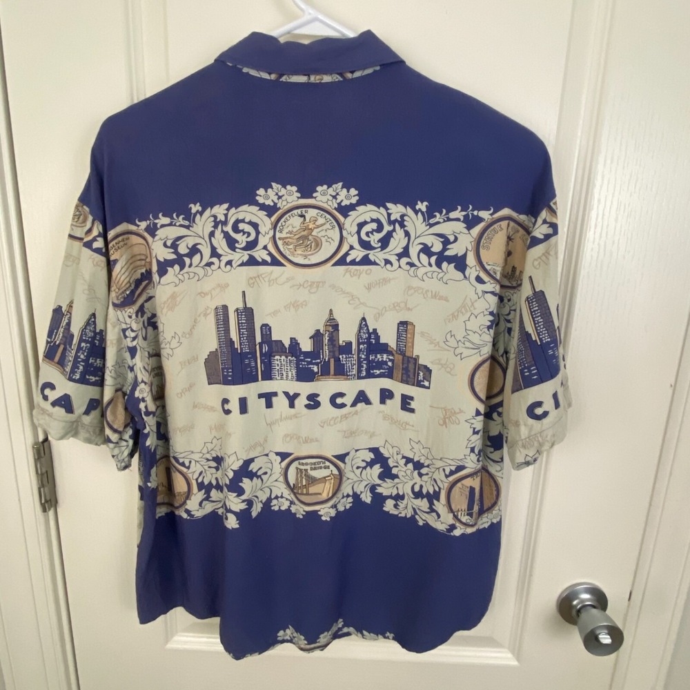Vintage Bill Blass Shirt Womens L Blue New York Cityscape Skyline Twin Towers‎